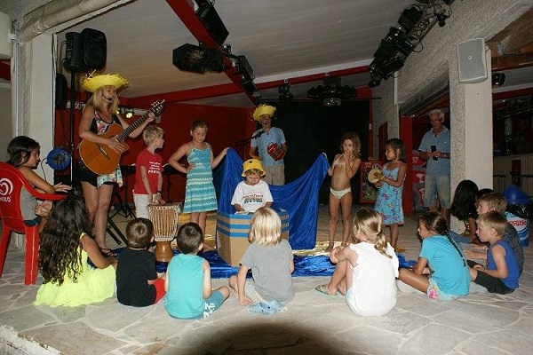 /campings/francia/languedoc-rosellon/gard/Les Amandiers/camping-les-amandiers-1483063763-xl.jpg